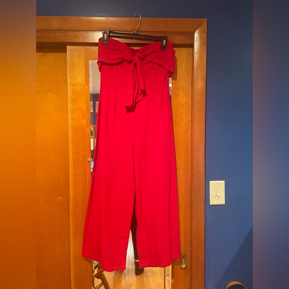 Red linen strapless jumpsuit. W size M